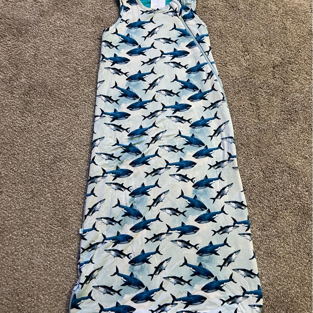 Posh peanut sleep sack 1 tog 6-18 month sharks